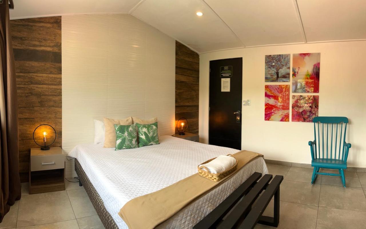 סאן סלבדור Hotel Boutique Valverde Santa Elena מראה חיצוני תמונה