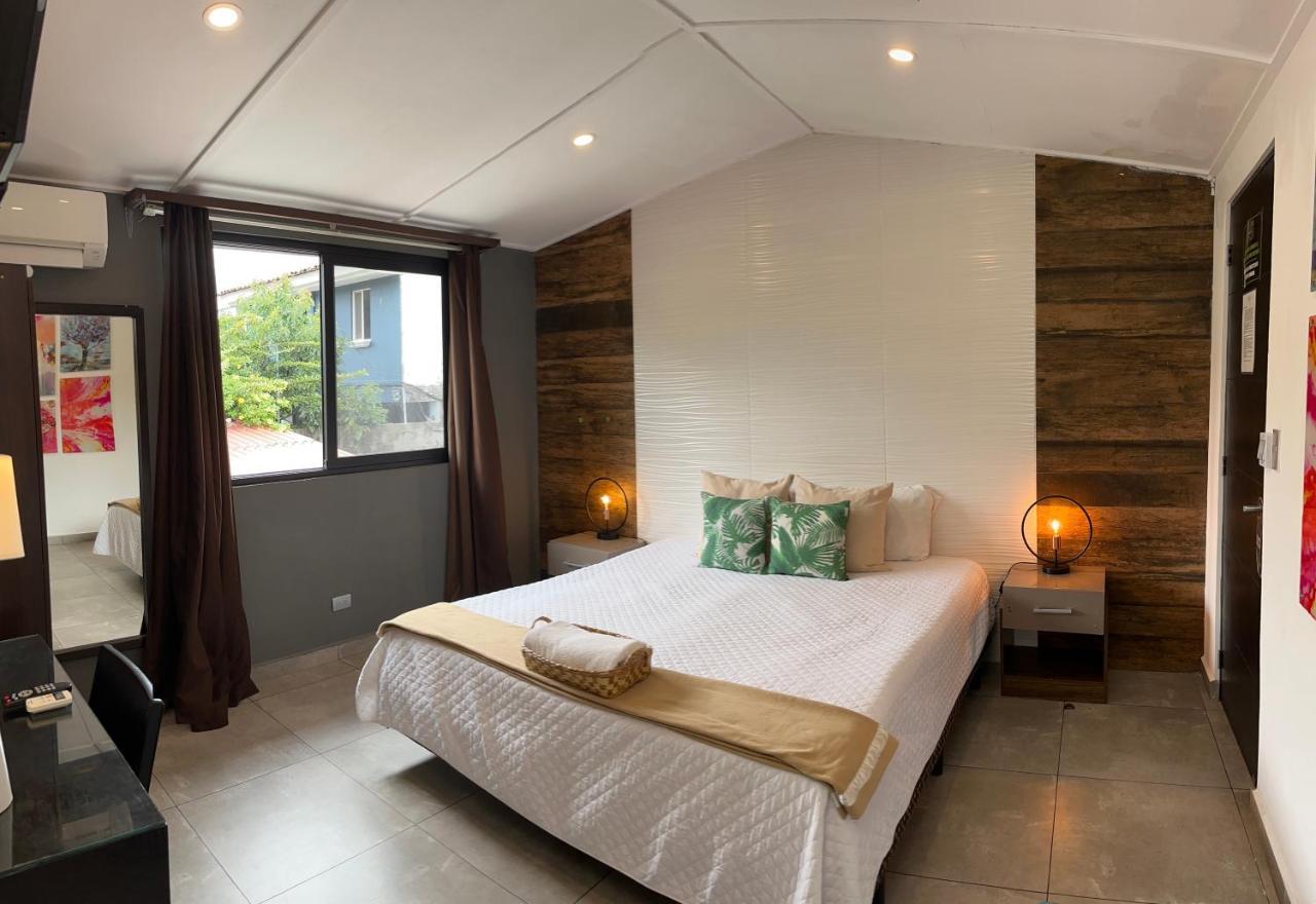סאן סלבדור Hotel Boutique Valverde Santa Elena מראה חיצוני תמונה